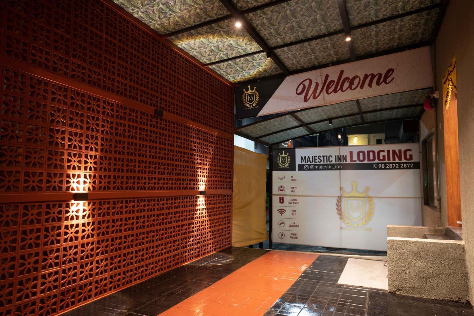 Majestic Inn Pune Exterior photo